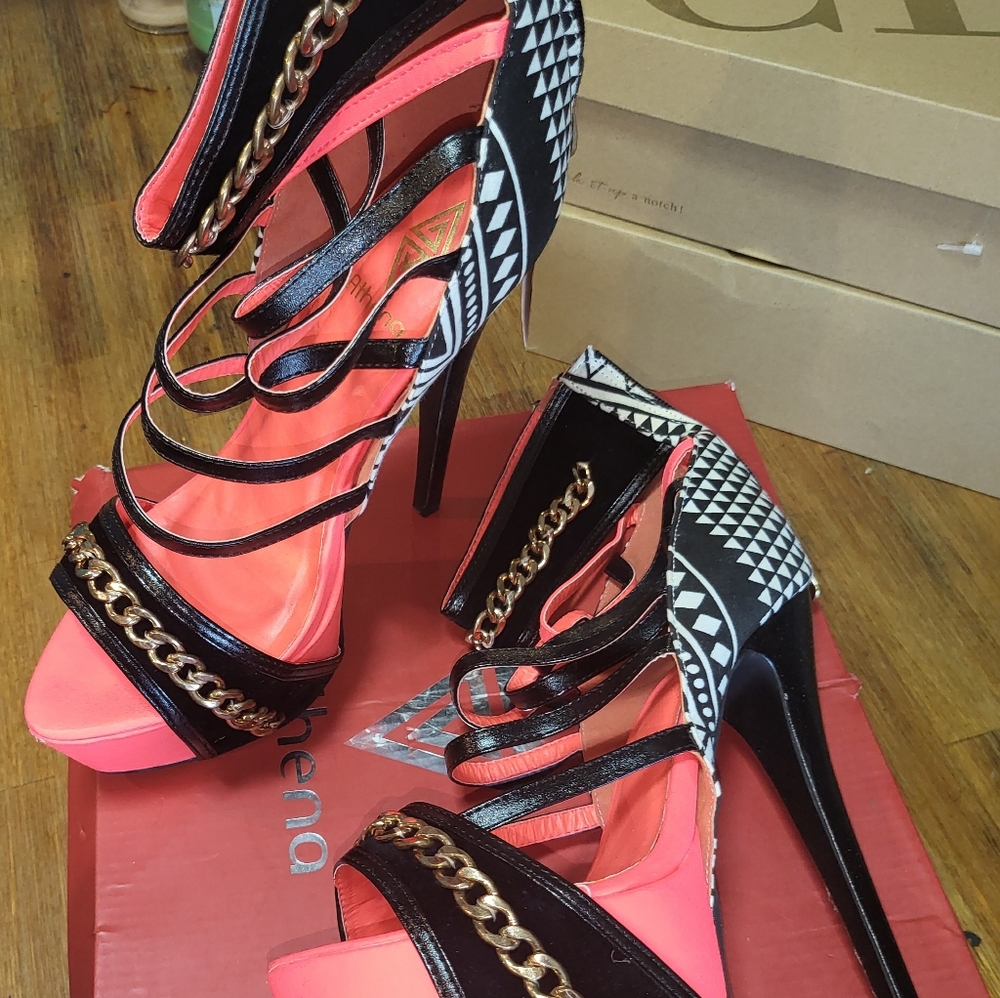 Heels - Picture 9 of 11